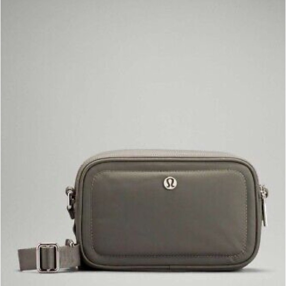 lululemon athletica cameraCrossbody Bag